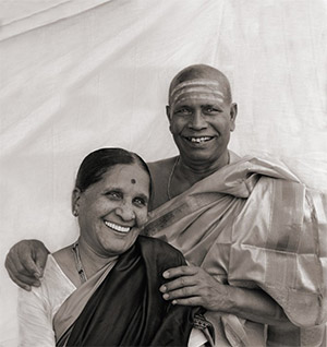 Pattabhi Jois e Amma