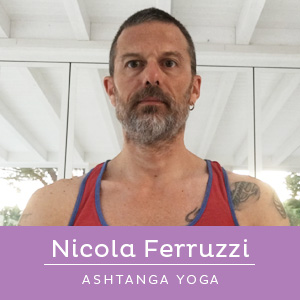Nicola Ferruzzi, insegnante di ashtanga yoga